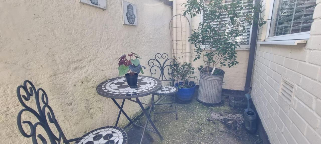 Toffees Townhouse A 2 Bed House In 1 Mins Walk To Goodison Park *