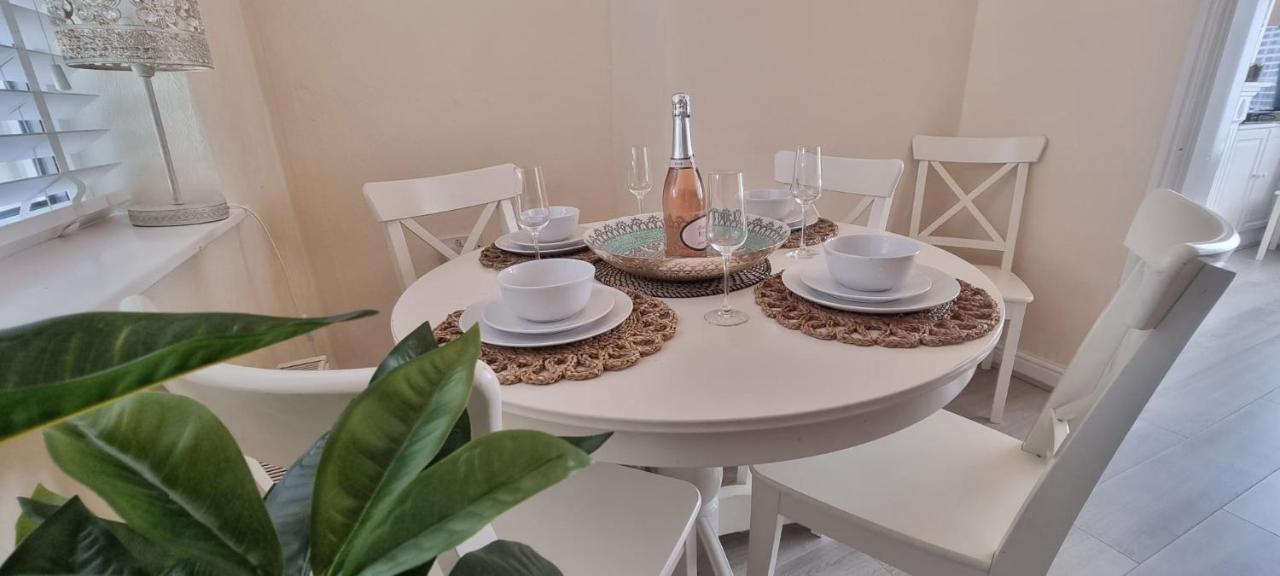 Holiday home Toffees Townhouse A 2 Bed House In 1 Mins Walk To Goodison Park *